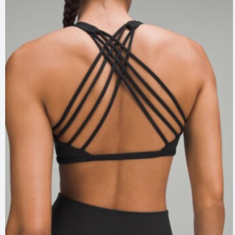 Size 6 Black lululemon free to be wild bra